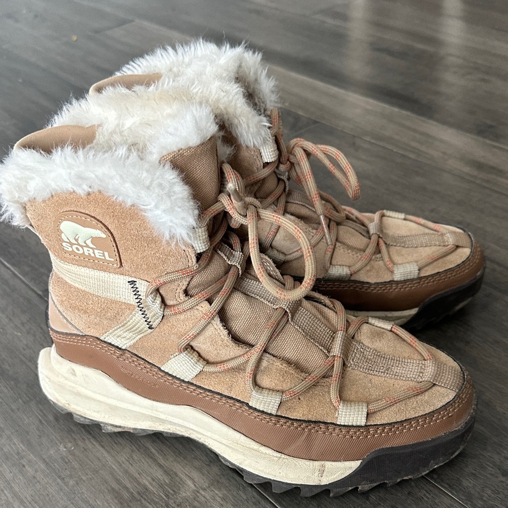 Sorel Women's Brown and Cream Winter Boots